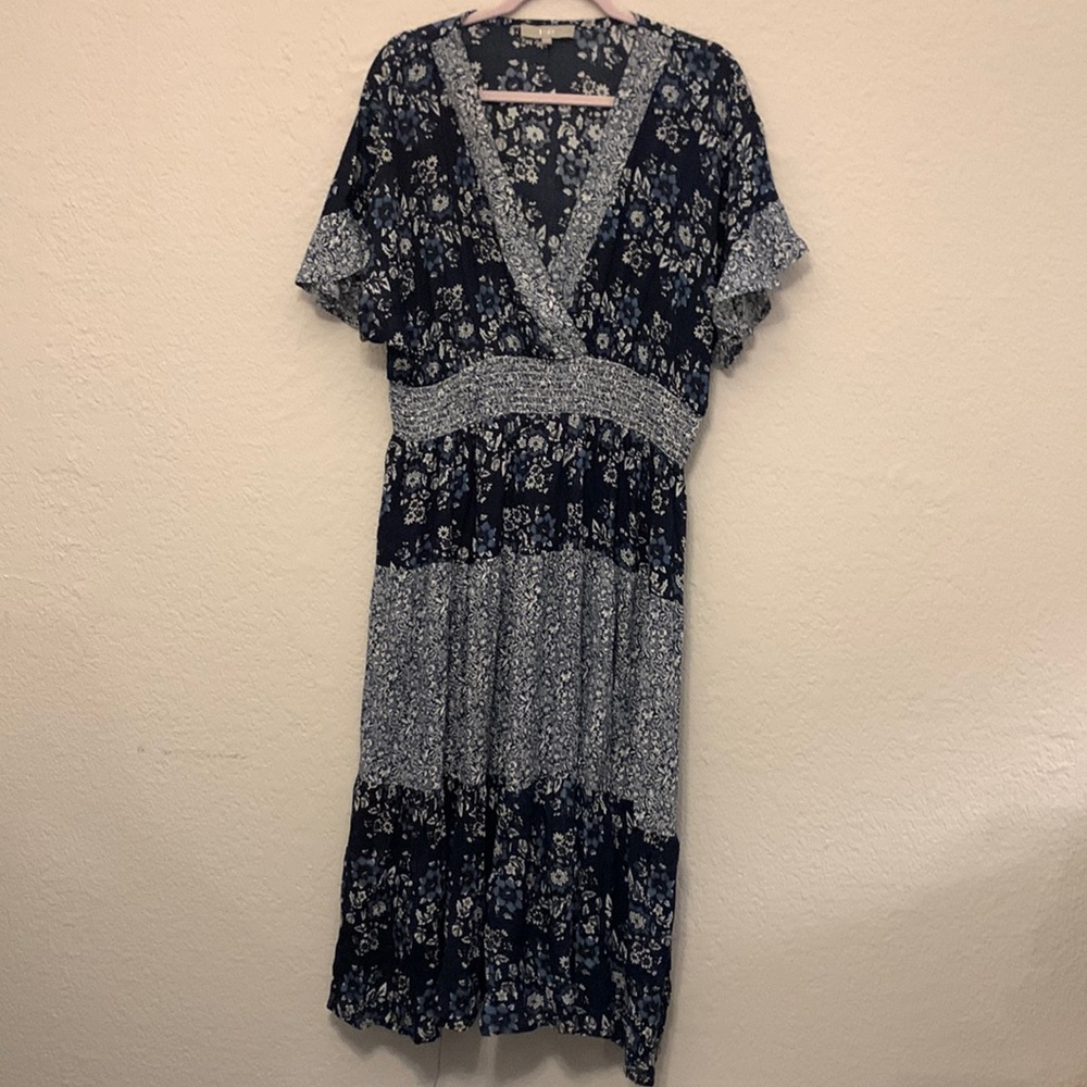 J Gee beautiful blue floral dress
